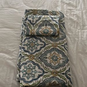 Beautiful Pottery Barn duvet cover + one  sham